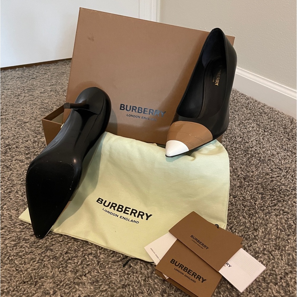 EUC Burberry Annalise heels